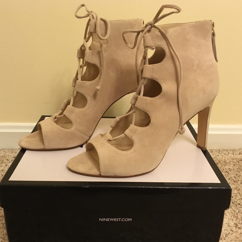 Nine West lace up heels - Picture 2 of 7